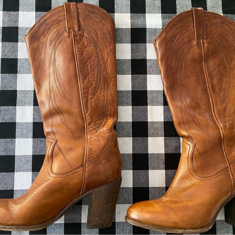 FRYE size 10 llana Pull-on Cognac Brown Boot